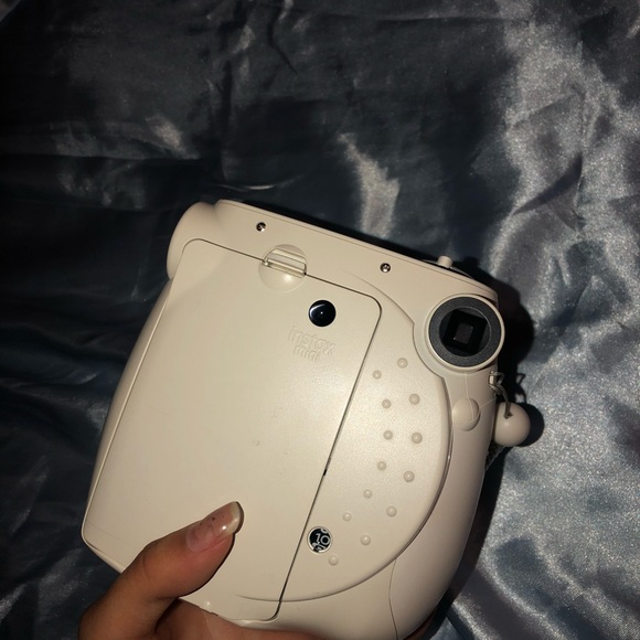 Fijifilm Instax 7s with Pink Case - Picture 3 of 4